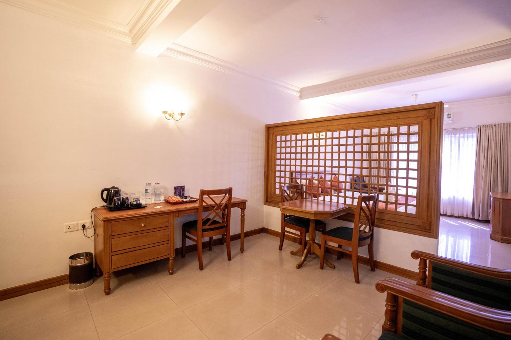 Casino Hotels Ltd Thrissur Экстерьер фото