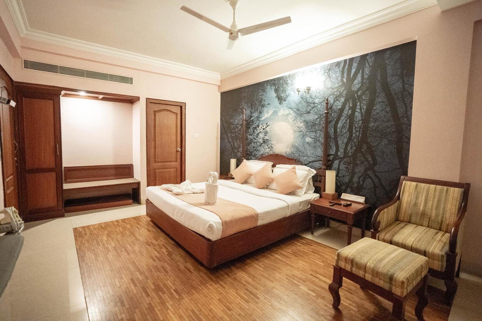 Casino Hotels Ltd Thrissur Экстерьер фото