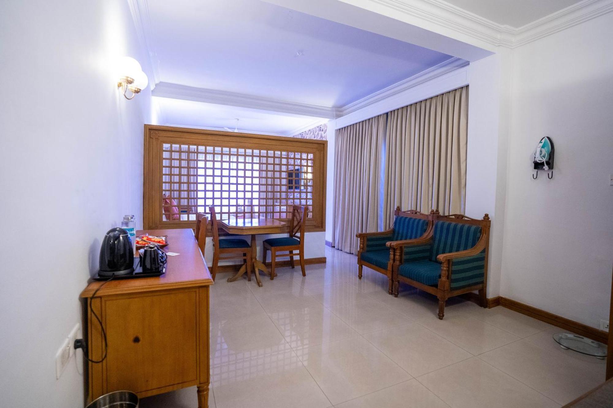 Casino Hotels Ltd Thrissur Экстерьер фото