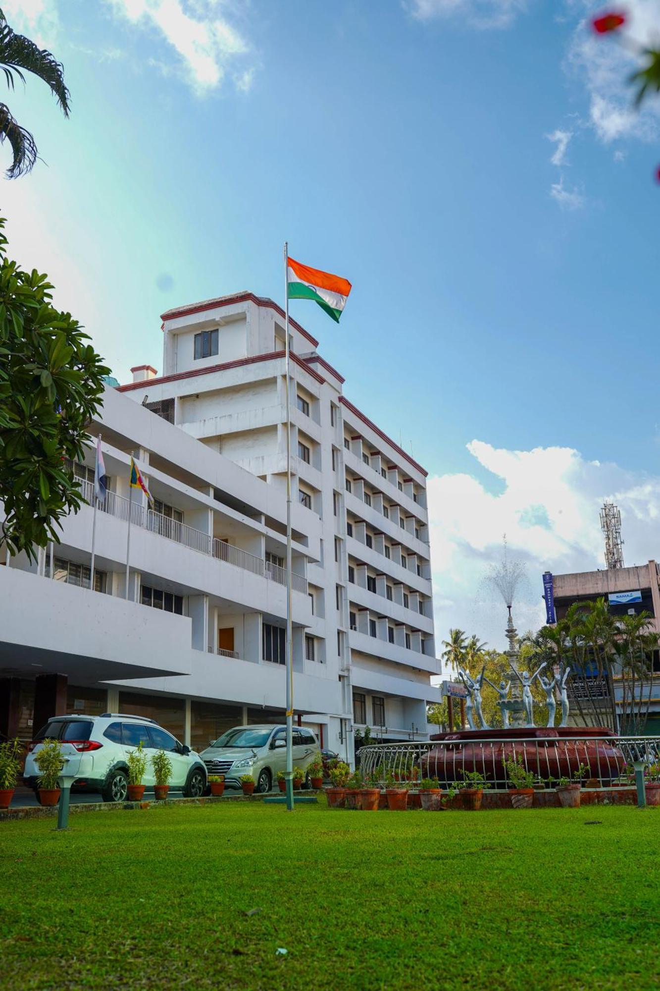 Casino Hotels Ltd Thrissur Экстерьер фото