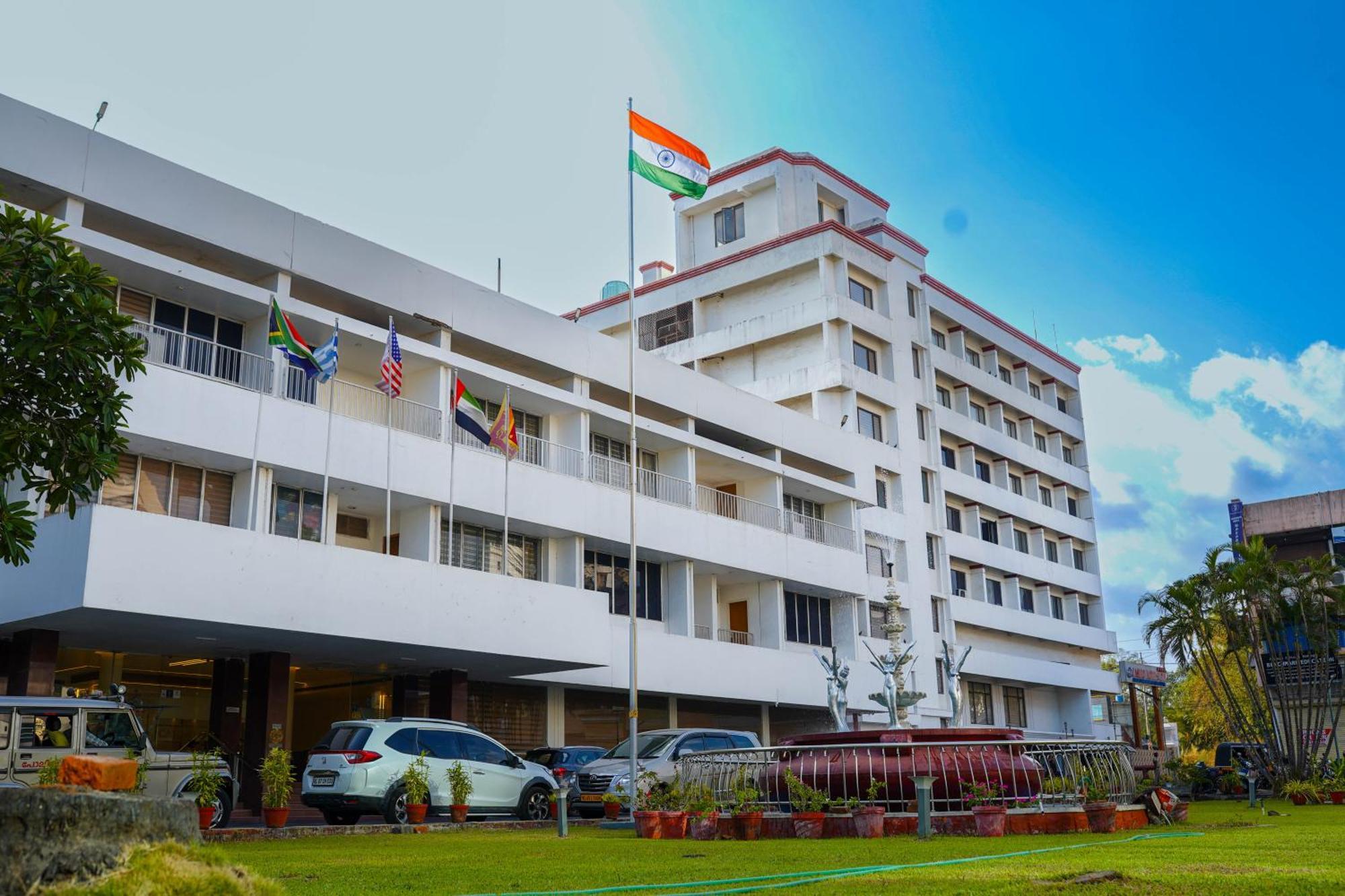 Casino Hotels Ltd Thrissur Экстерьер фото