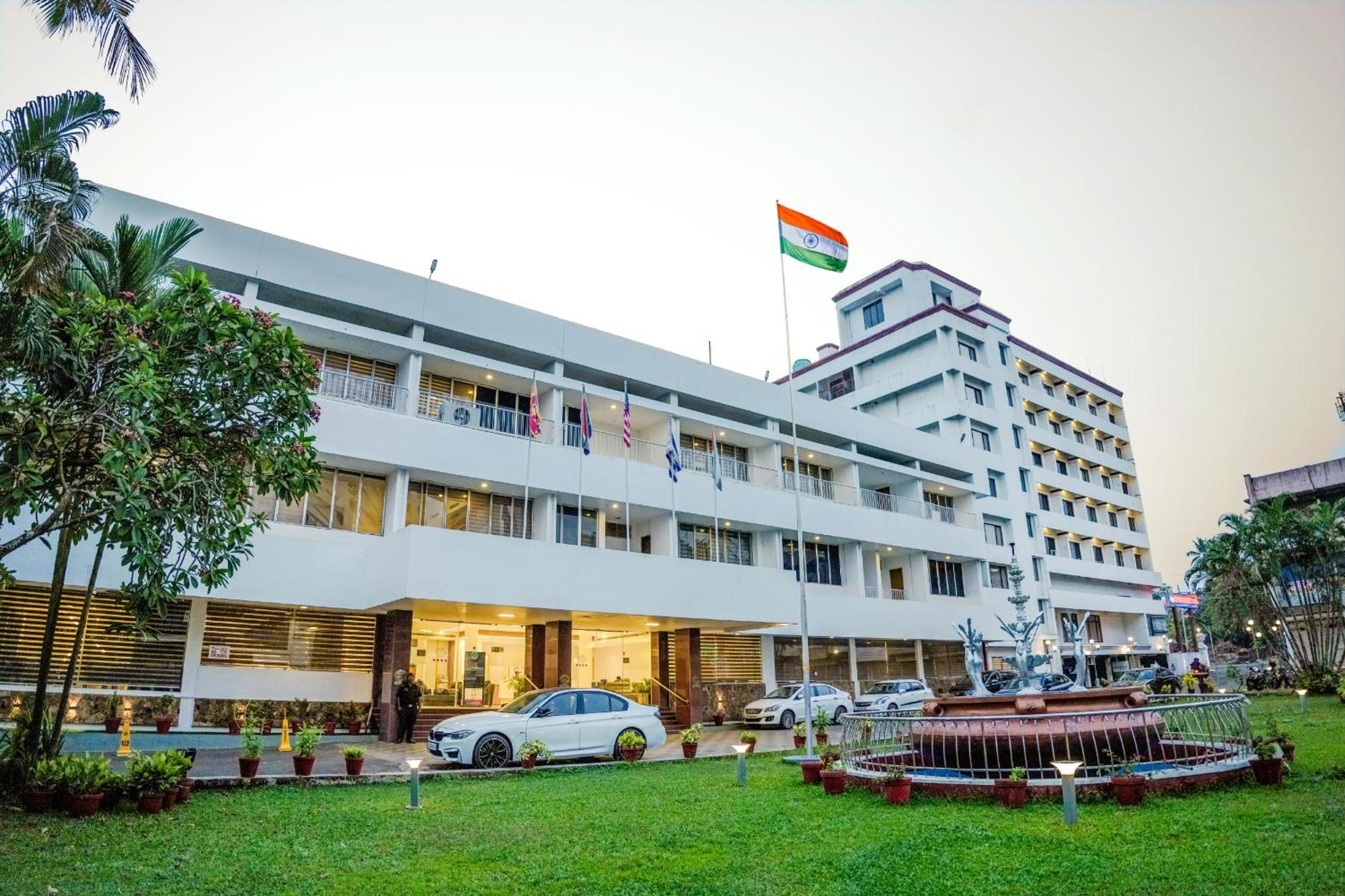 Casino Hotels Ltd Thrissur Экстерьер фото